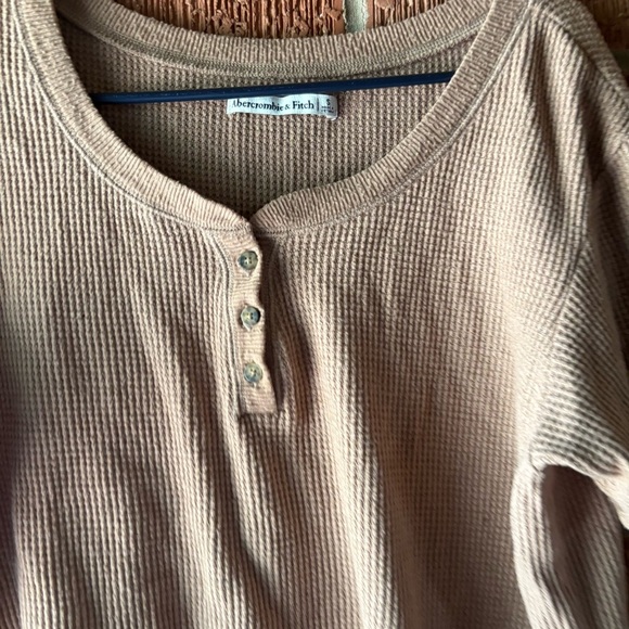 Abercrombie and Fitch Waffle Knit Tan Cropped Top Size Small - Picture 2 of 8